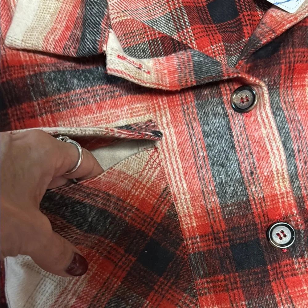 pretty garden NWT XL Red and Black Plaid SOFT FLANNEL Button-Up LONG SHACKET